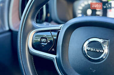 Позашляховик / Кросовер Volvo XC60 2019 в 