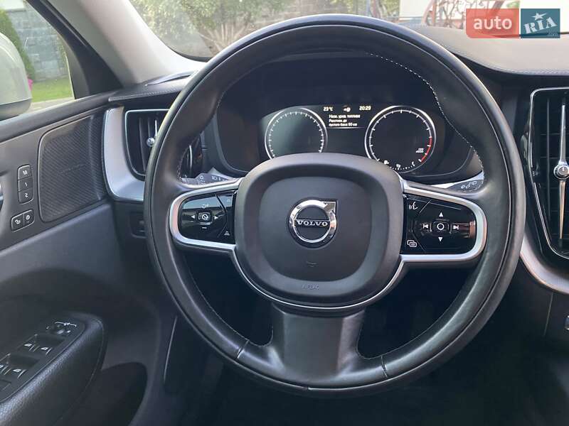 Внедорожник / Кроссовер Volvo XC60 2019 в Ровно