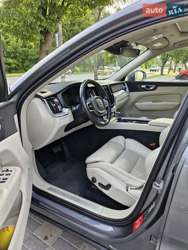 Внедорожник / Кроссовер Volvo XC60 2017 в Хмельницком