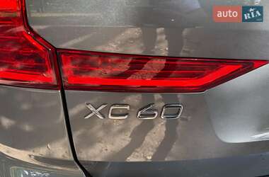 Внедорожник / Кроссовер Volvo XC60 2019 в 