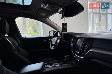 Внедорожник / Кроссовер Volvo XC60 2018 в 
