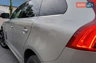 Внедорожник / Кроссовер Volvo XC60 2016 в 