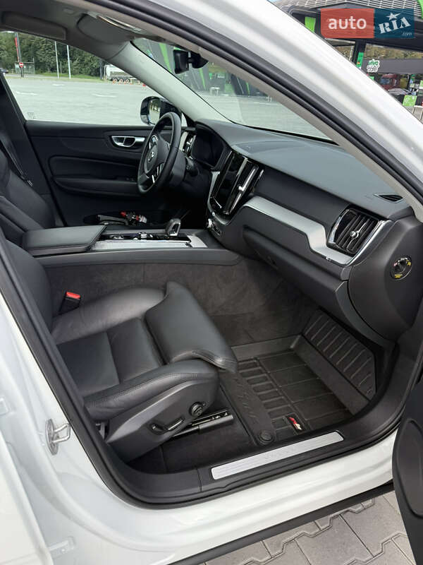 Внедорожник / Кроссовер Volvo XC60 2023 в Виннице