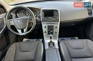 Внедорожник / Кроссовер Volvo XC60 2016 в 
