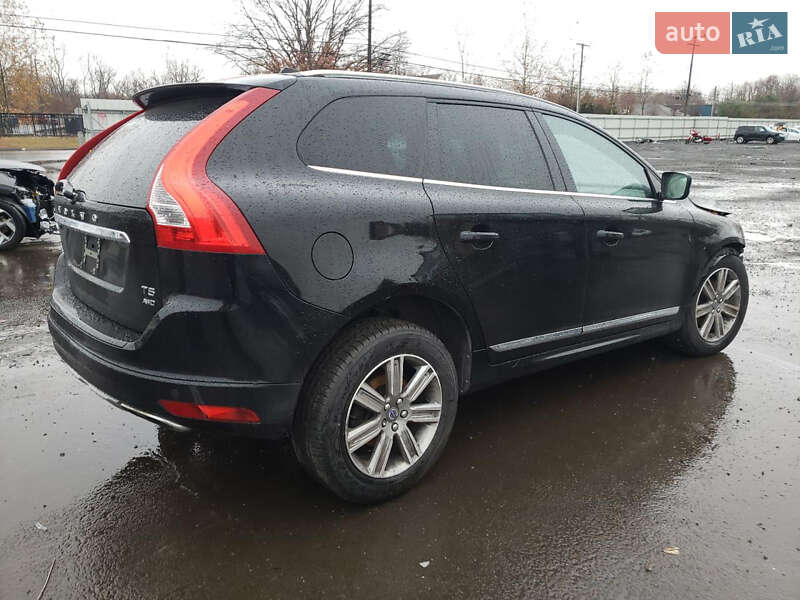 Внедорожник / Кроссовер Volvo XC60 2017 в 