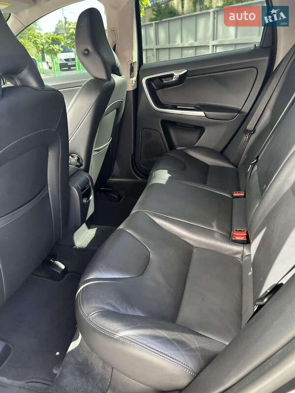 Внедорожник / Кроссовер Volvo XC60 2014 в Ивано-Франковске фото 14 Внедорожник / Кроссовер Volvo XC60 2014 в Ивано-Франковске