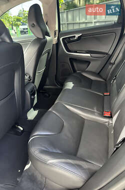 Внедорожник / Кроссовер Volvo XC60 2014 в 