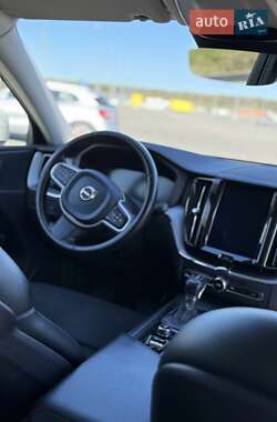 Внедорожник / Кроссовер Volvo XC60 2019 в 