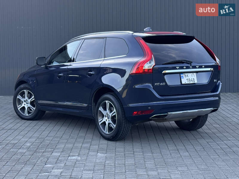 Внедорожник / Кроссовер Volvo XC60 2015 в Сарнах