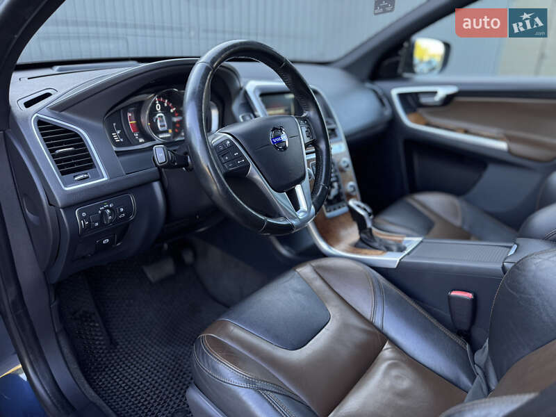 Внедорожник / Кроссовер Volvo XC60 2015 в Сарнах