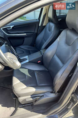 Внедорожник / Кроссовер Volvo XC60 2012 в 