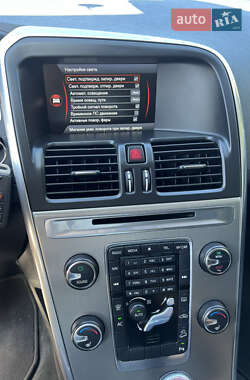 Внедорожник / Кроссовер Volvo XC60 2012 в 