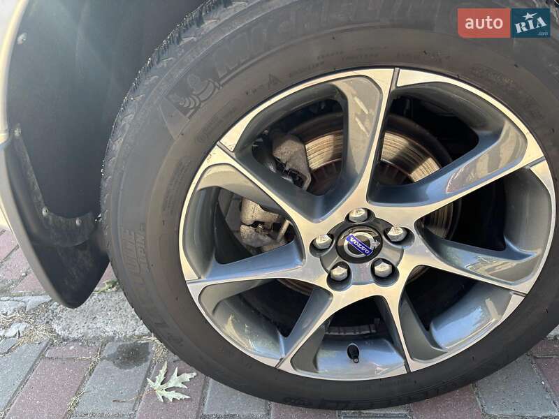 Внедорожник / Кроссовер Volvo XC60 2016 в Киеве