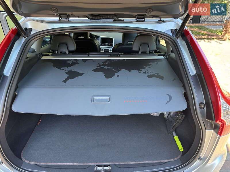 Внедорожник / Кроссовер Volvo XC60 2016 в Киеве