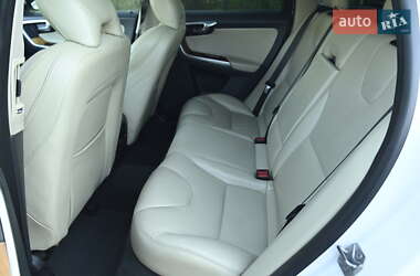 Внедорожник / Кроссовер Volvo XC60 2017 в 