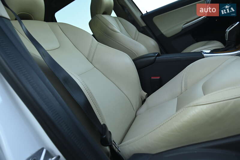 Внедорожник / Кроссовер Volvo XC60 2017 в Бердичеве