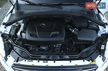Внедорожник / Кроссовер Volvo XC60 2017 в 