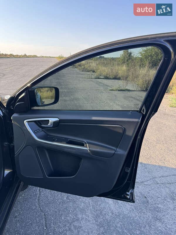 Внедорожник / Кроссовер Volvo XC60 2012 в Баре