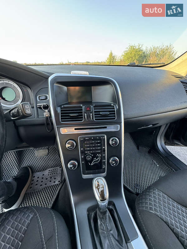 Внедорожник / Кроссовер Volvo XC60 2012 в Баре