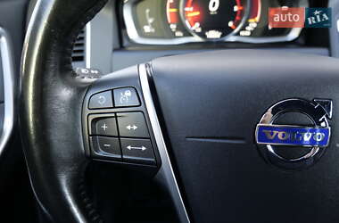 Внедорожник / Кроссовер Volvo XC60 2017 в 