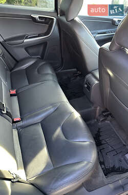 Внедорожник / Кроссовер Volvo XC60 2015 в 