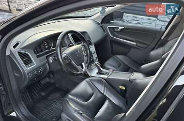 Внедорожник / Кроссовер Volvo XC60 2016 в 