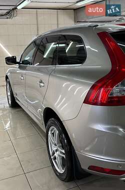 Внедорожник / Кроссовер Volvo XC60 2016 в 
