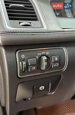 Внедорожник / Кроссовер Volvo XC60 2016 в 