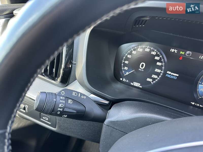 Внедорожник / Кроссовер Volvo XC60 2018 в Киеве