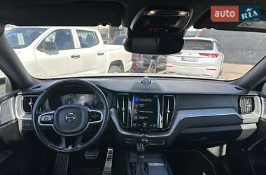 Внедорожник / Кроссовер Volvo XC60 2018 в 