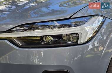 Внедорожник / Кроссовер Volvo XC60 2021 в 