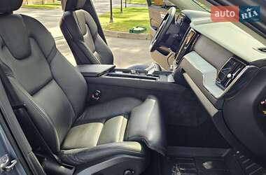Внедорожник / Кроссовер Volvo XC60 2021 в 