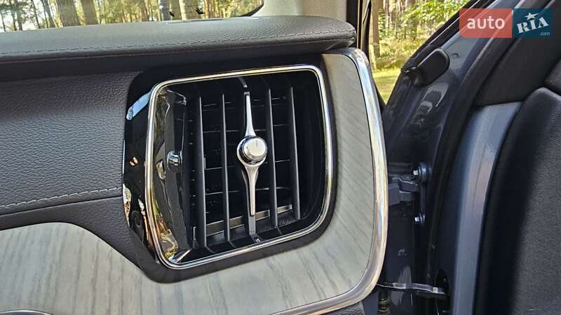 Внедорожник / Кроссовер Volvo XC60 2021 в Чернигове