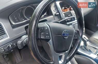Внедорожник / Кроссовер Volvo XC60 2016 в 