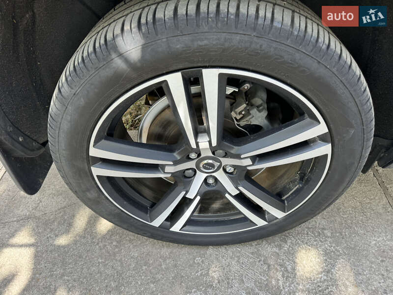 Внедорожник / Кроссовер Volvo XC60 2021 в Подольске