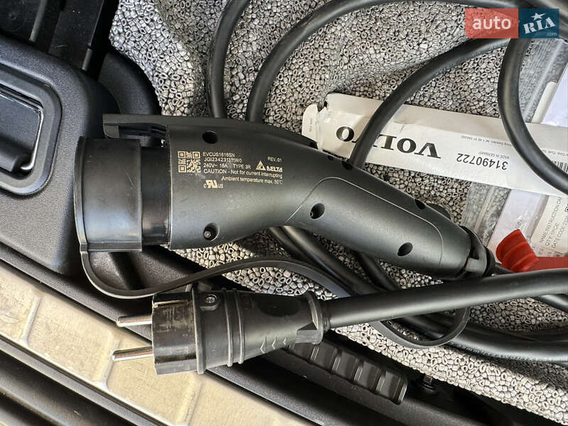 Внедорожник / Кроссовер Volvo XC60 2021 в Подольске