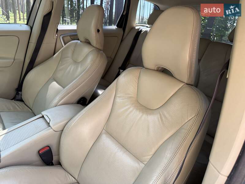 Внедорожник / Кроссовер Volvo XC60 2012 в Киеве