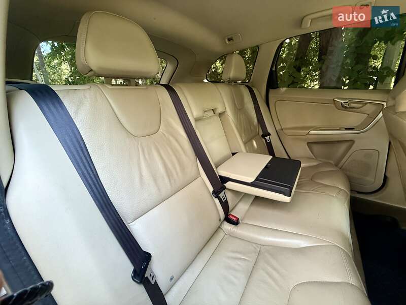 Внедорожник / Кроссовер Volvo XC60 2012 в Киеве