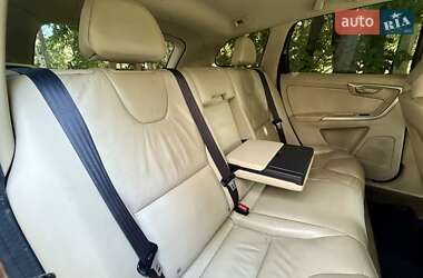 Внедорожник / Кроссовер Volvo XC60 2012 в 