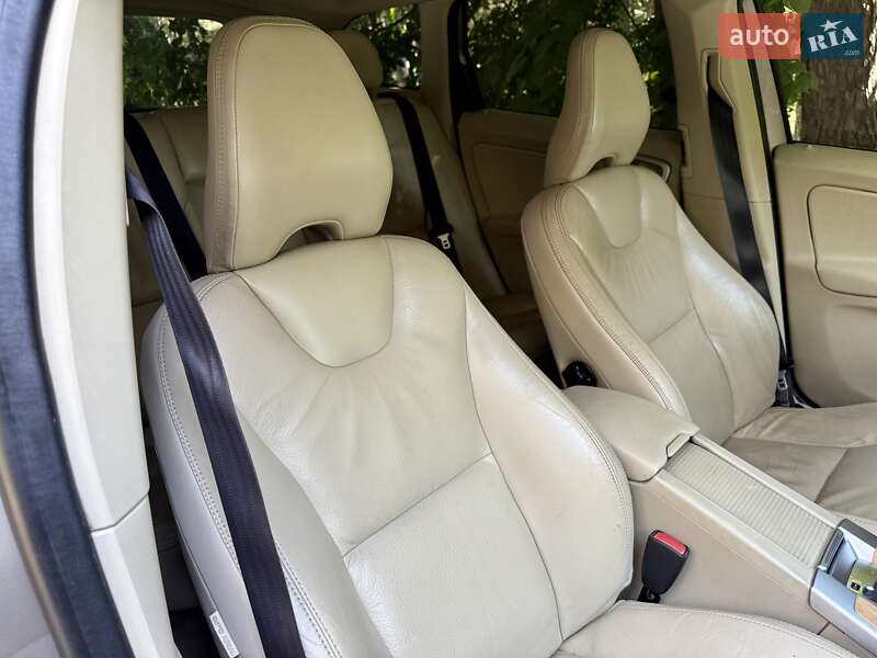 Внедорожник / Кроссовер Volvo XC60 2012 в Киеве