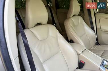 Внедорожник / Кроссовер Volvo XC60 2012 в 