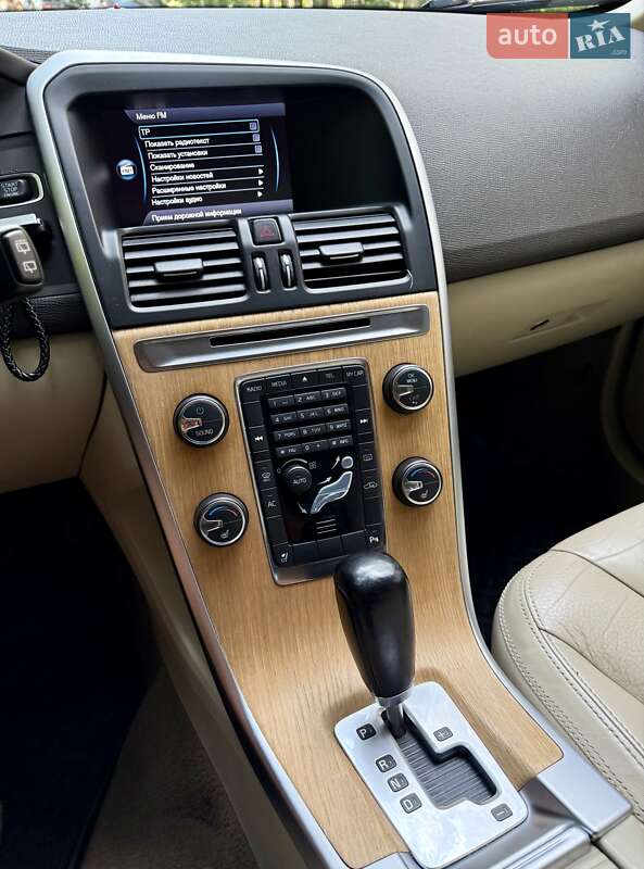 Внедорожник / Кроссовер Volvo XC60 2012 в Киеве