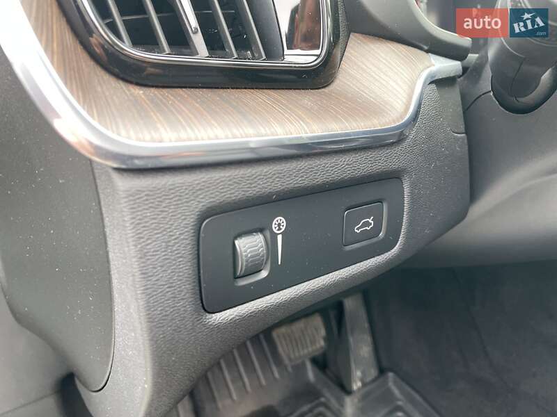 Внедорожник / Кроссовер Volvo XC60 2022 в Днепре