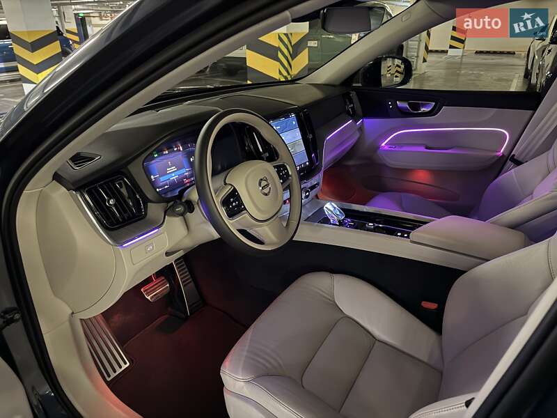 Внедорожник / Кроссовер Volvo XC60 2023 в Киеве