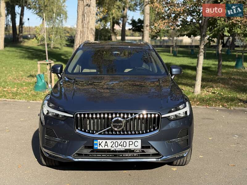 Внедорожник / Кроссовер Volvo XC60 2023 в Киеве