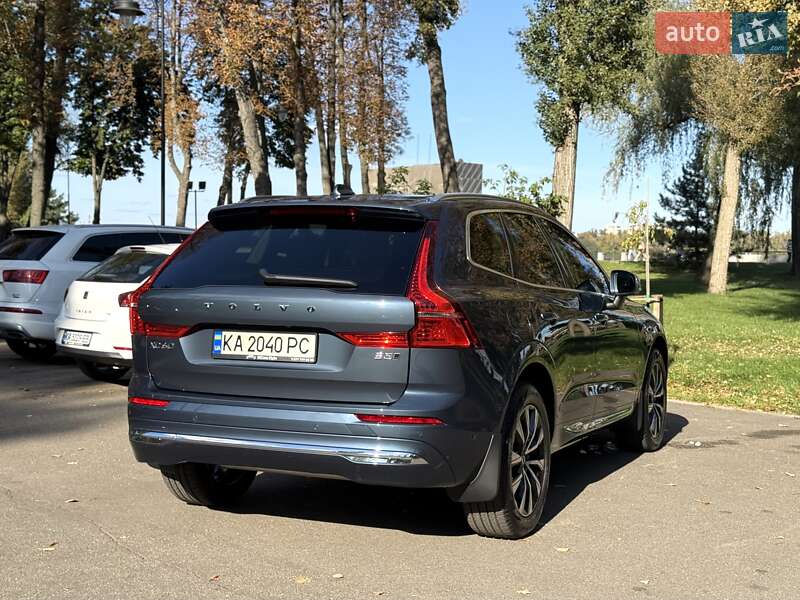 Внедорожник / Кроссовер Volvo XC60 2023 в Киеве