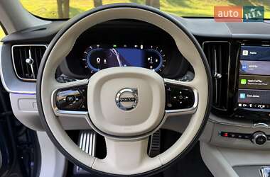 Позашляховик / Кросовер Volvo XC60 2023 в 