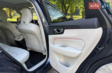 Позашляховик / Кросовер Volvo XC60 2023 в 