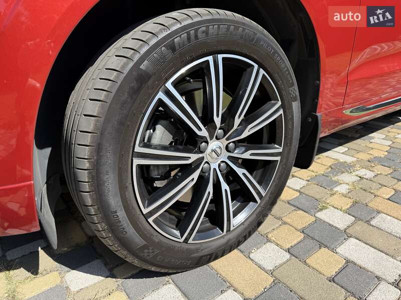 Внедорожник / Кроссовер Volvo XC60 2020 в Днепре