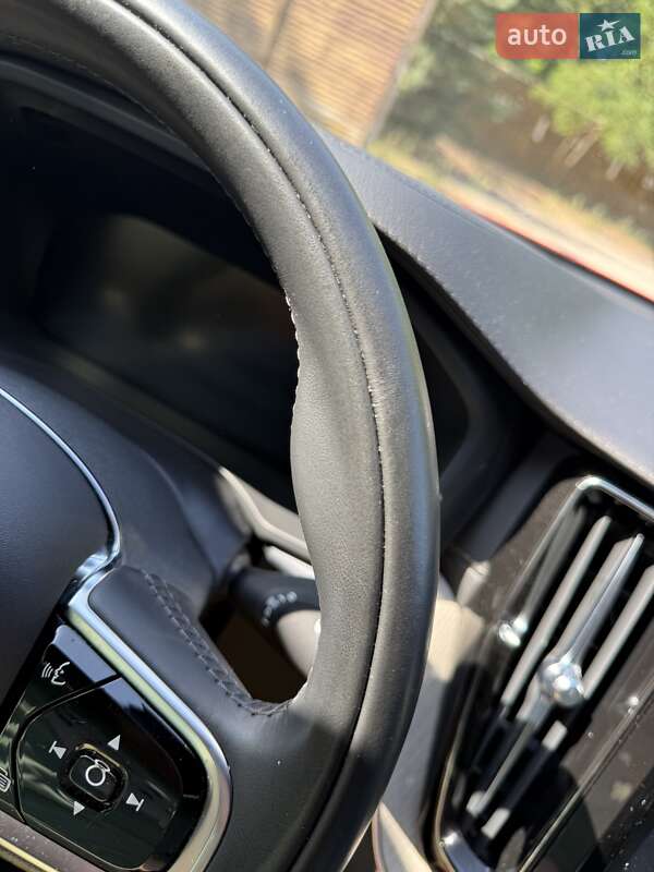 Внедорожник / Кроссовер Volvo XC60 2020 в Днепре